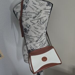 Dooney & Bourke White & Brown All Weather Leather Crossbody Bag (FAIR/GOOD)✨️🤎✨